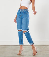 Load image into Gallery viewer, Boyfriend Jeans
